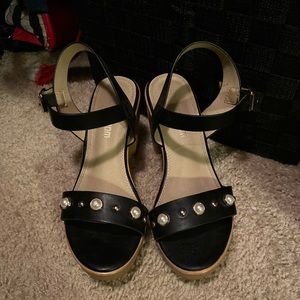 Black heeled sandals with pearls, size 7